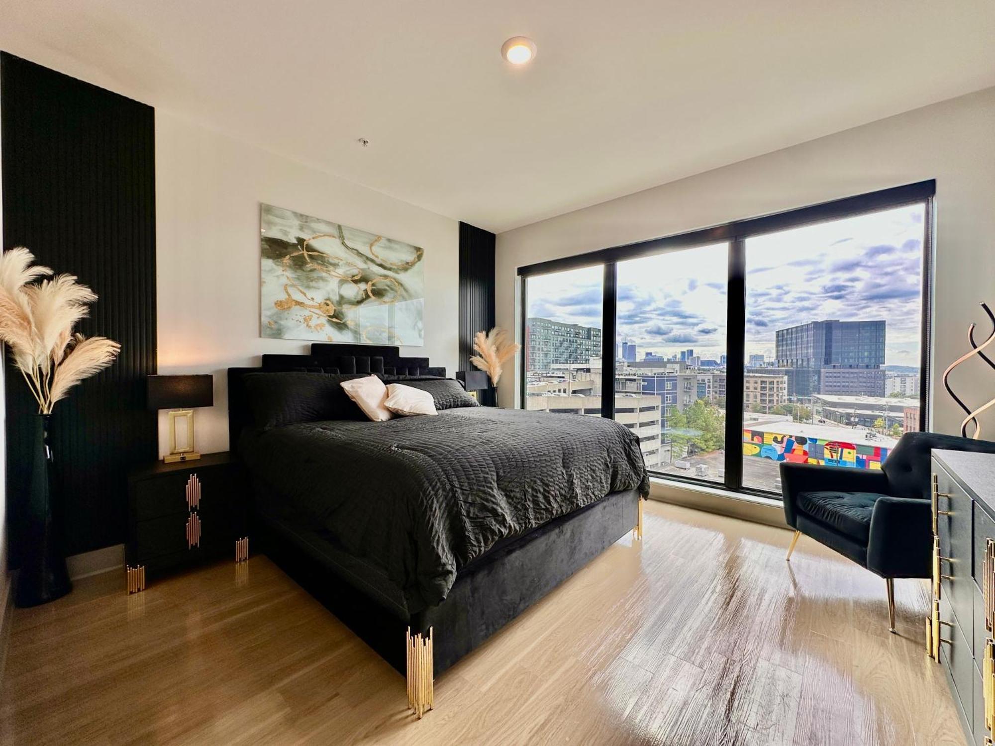 Modern Luxury At The Interlock * Atlanta