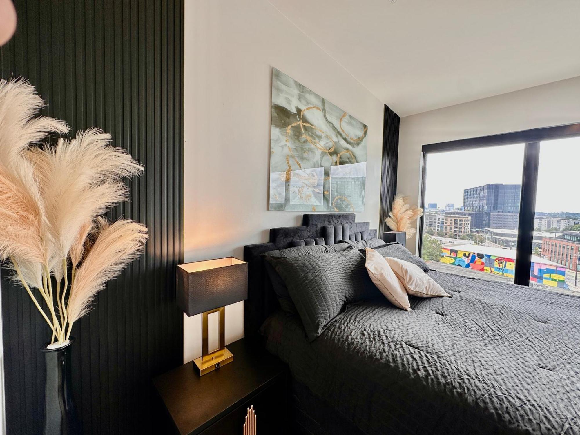 Modern Luxury At The Interlock Apartment *