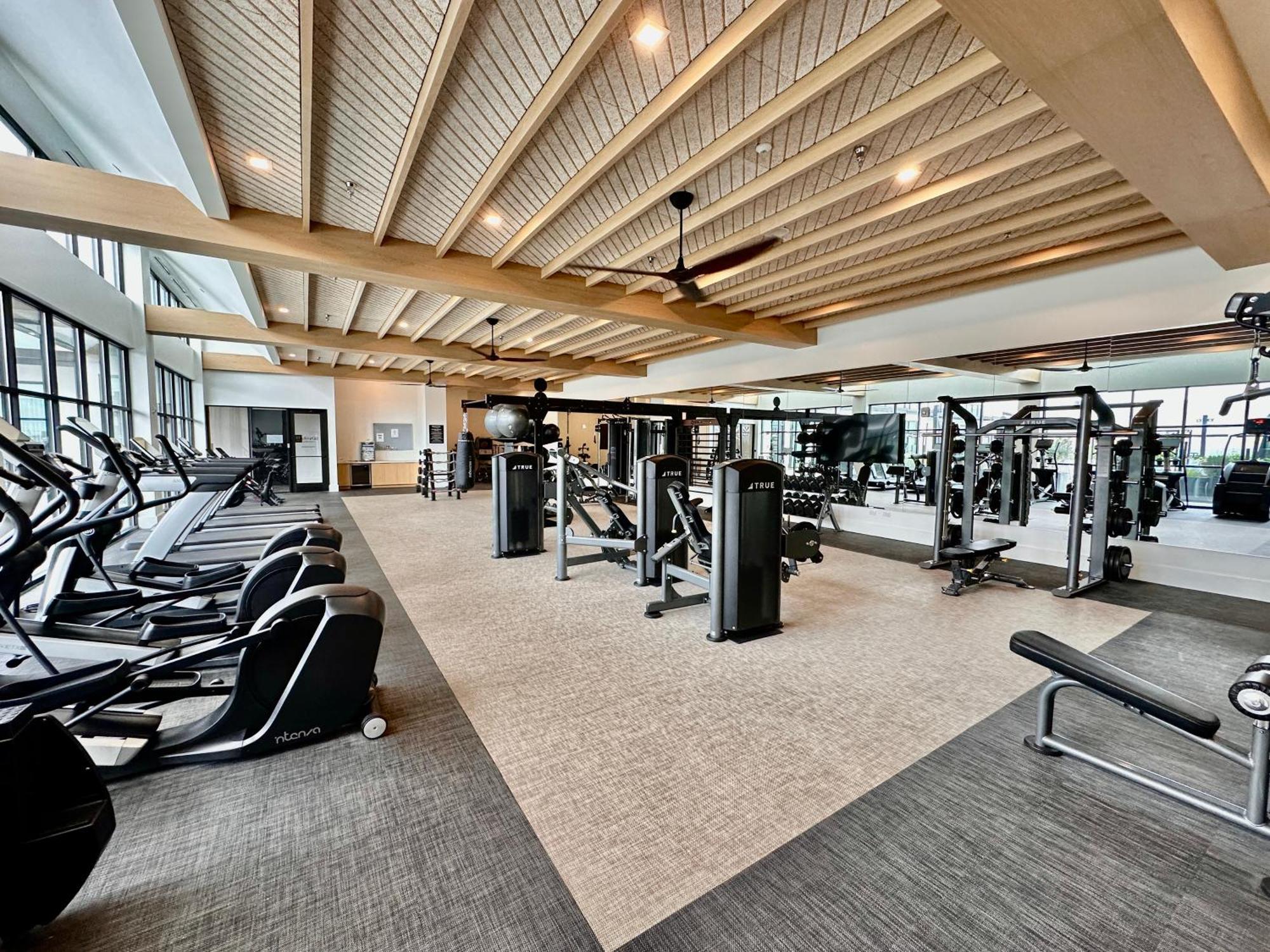 Apartment Modern Luxury At The Interlock