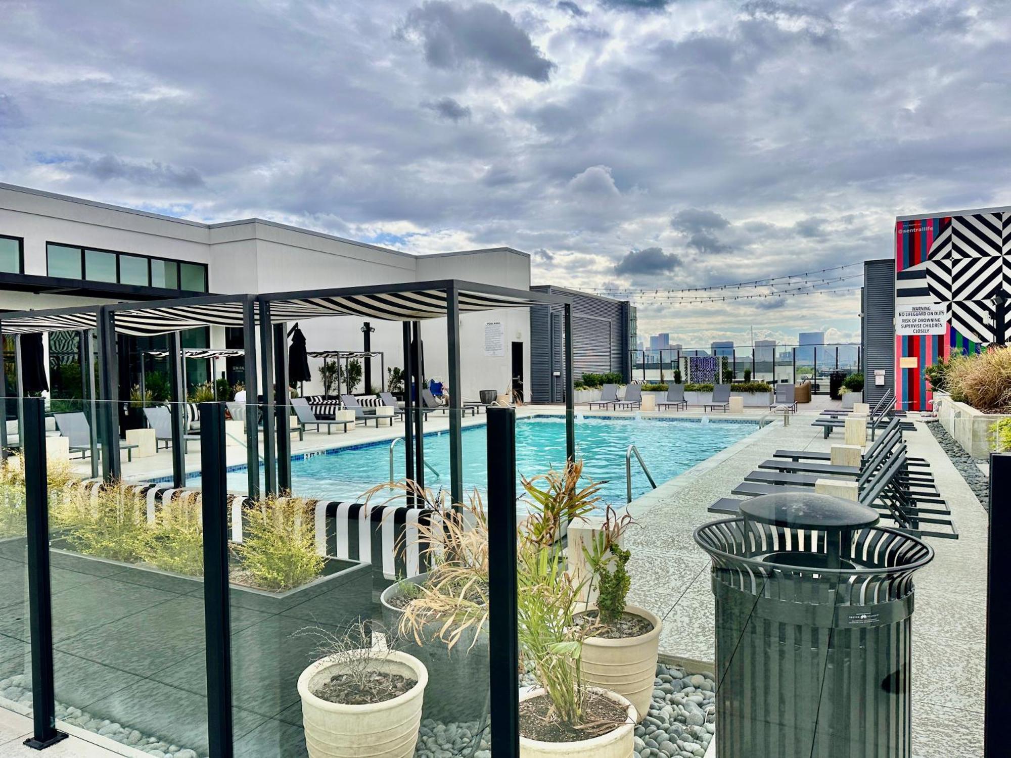 Modern Luxury At The Interlock Apartment *