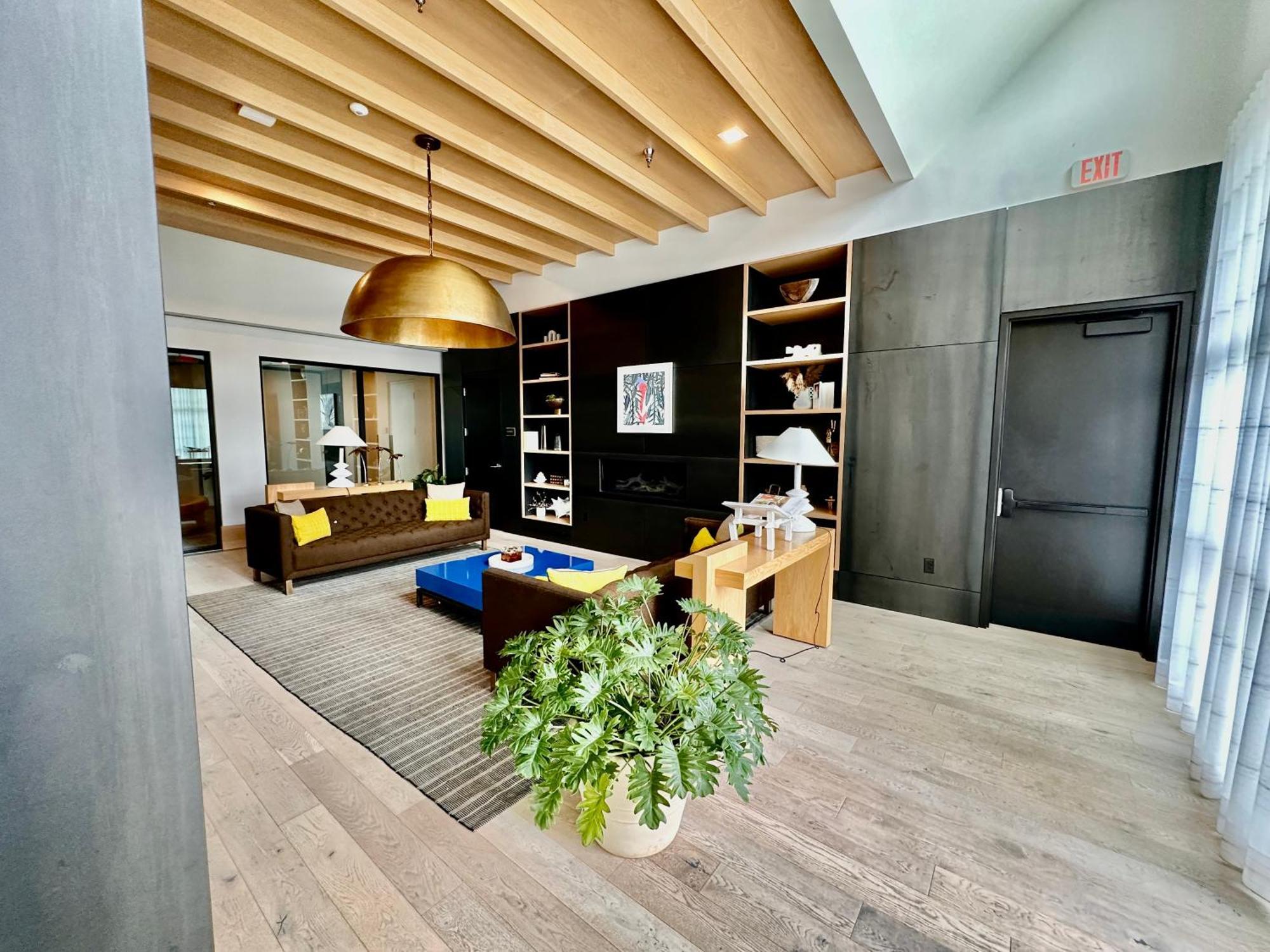Modern Luxury At The Interlock Apartment *